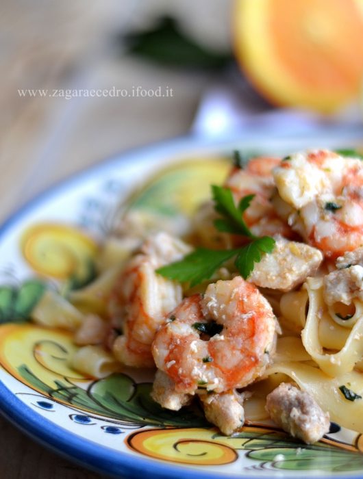 Tagliatelle con gamberoni e pesce Spada