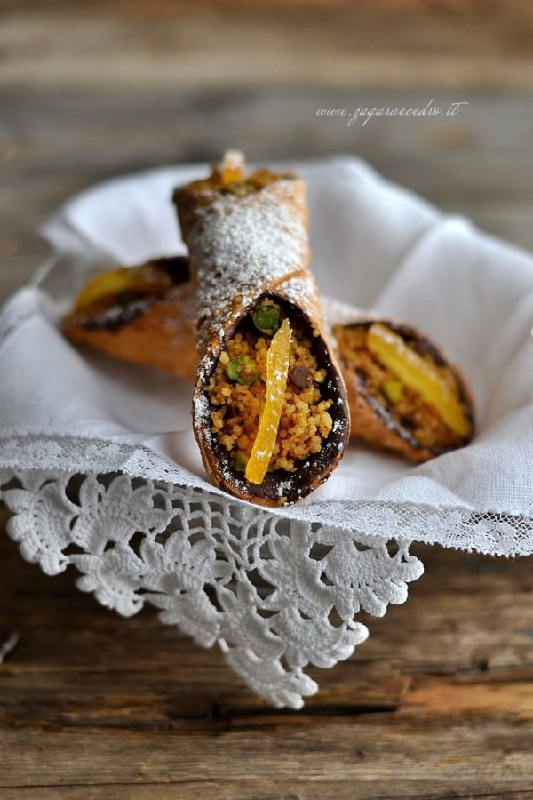 Cannoli con cous cous all’arancia