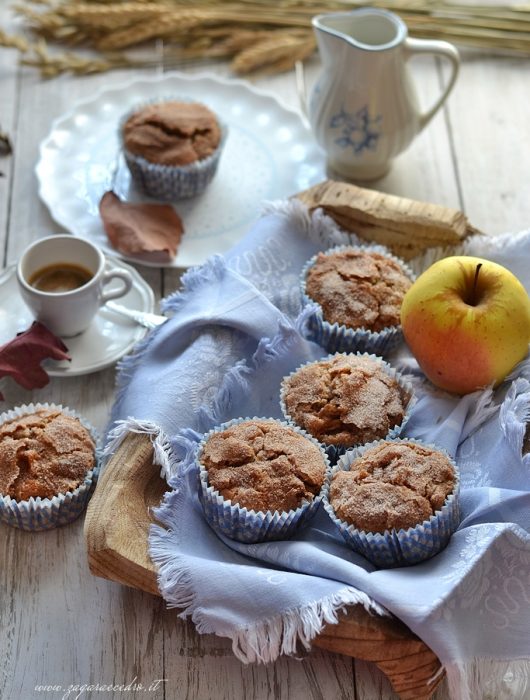 Apple cinnamon muffins